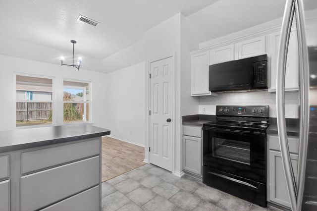 317 Vera Drive, Burleson, TX 76028