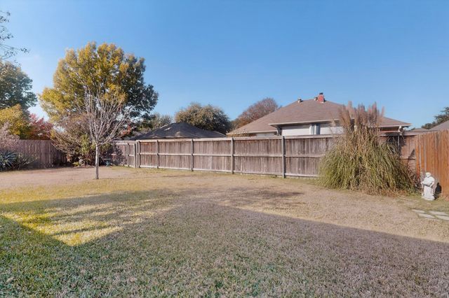 317 Vera Drive, Burleson, TX 76028