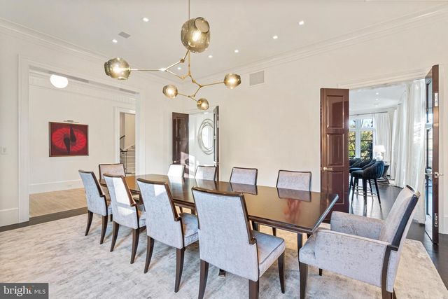 2109 DUNMORE LN NW, Washington, DC 20007