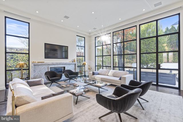 2109 DUNMORE LN NW, Washington, DC 20007