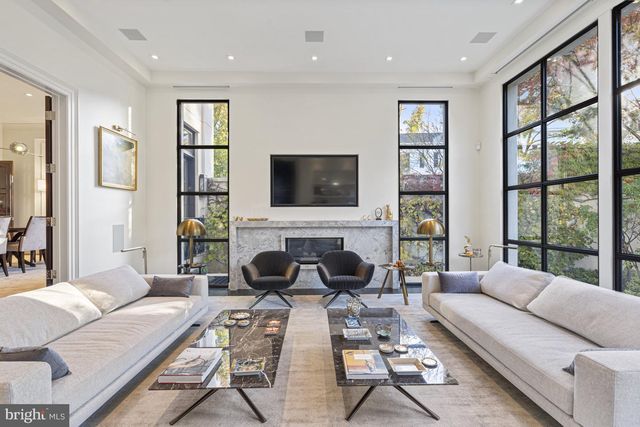 2109 DUNMORE LN NW, Washington, DC 20007