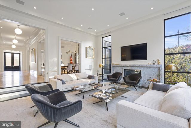 2109 DUNMORE LN NW, Washington, DC 20007