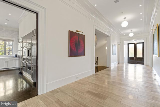 2109 DUNMORE LN NW, Washington, DC 20007