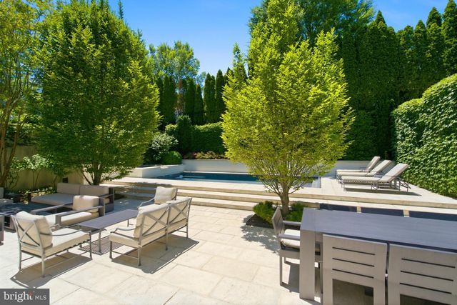 2109 DUNMORE LN NW, Washington, DC 20007