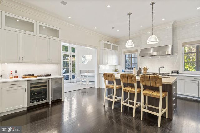 2109 DUNMORE LN NW, Washington, DC 20007