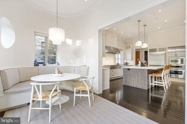 2109 DUNMORE LN NW, Washington, DC 20007