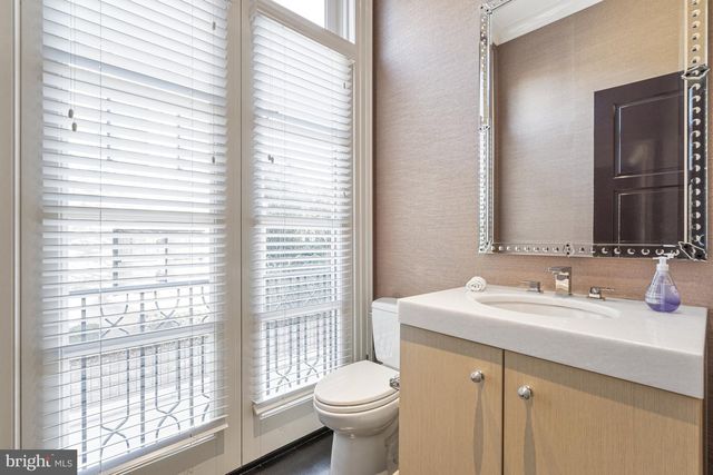 2109 DUNMORE LN NW, Washington, DC 20007