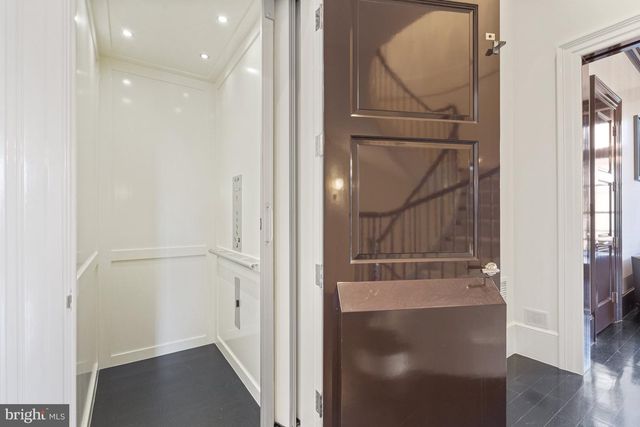 2109 DUNMORE LN NW, Washington, DC 20007