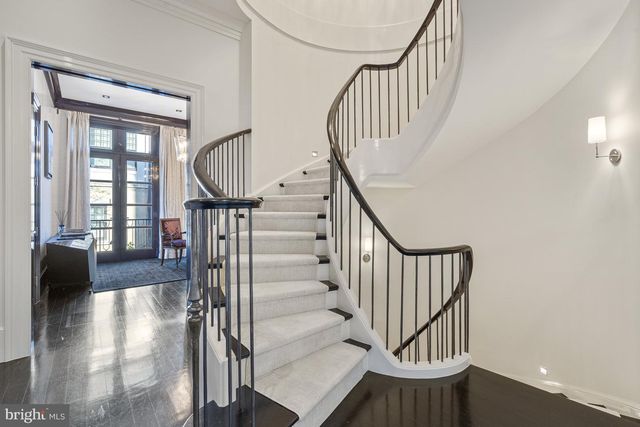 2109 DUNMORE LN NW, Washington, DC 20007