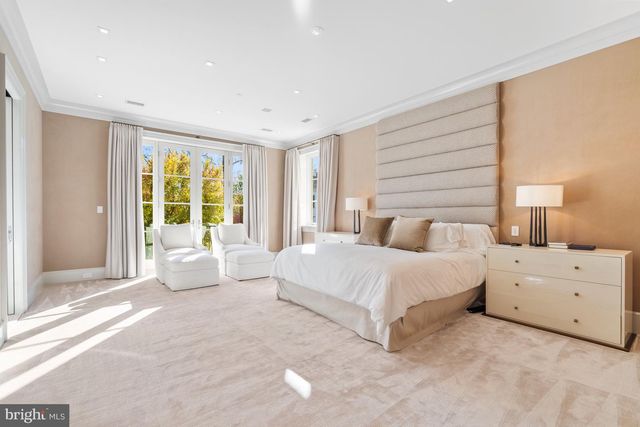 2109 DUNMORE LN NW, Washington, DC 20007