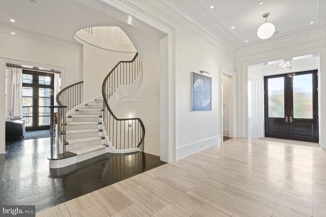 2109 DUNMORE LN NW, Washington, DC 20007