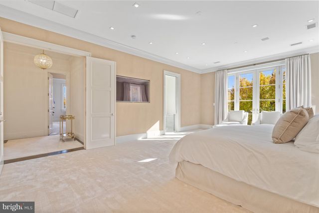 2109 DUNMORE LN NW, Washington, DC 20007
