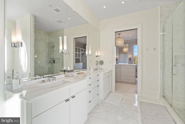 2109 DUNMORE LN NW, Washington, DC 20007