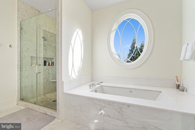 2109 DUNMORE LN NW, Washington, DC 20007