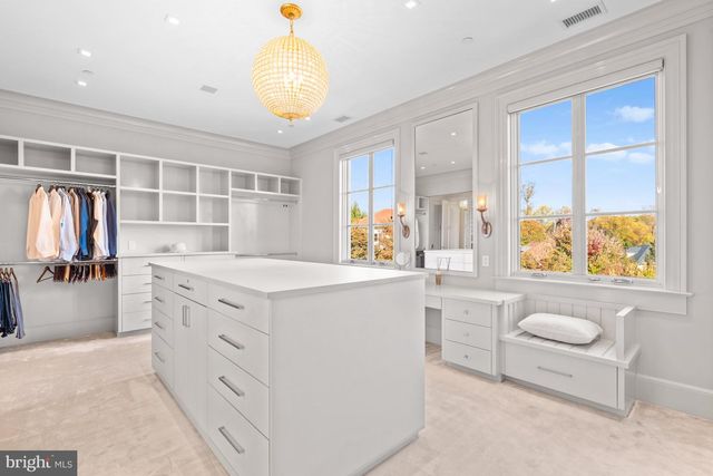 2109 DUNMORE LN NW, Washington, DC 20007