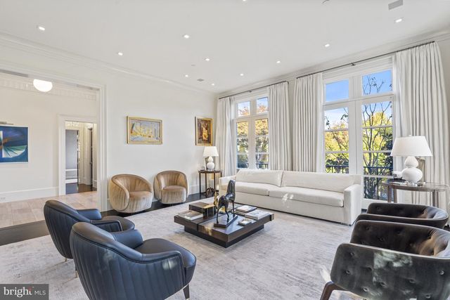 2109 DUNMORE LN NW, Washington, DC 20007