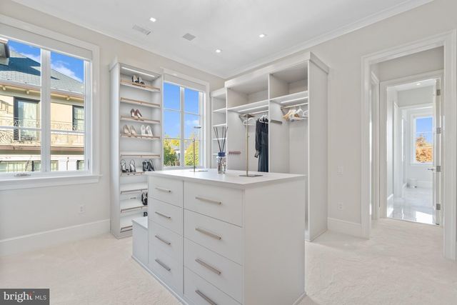 2109 DUNMORE LN NW, Washington, DC 20007