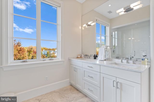 2109 DUNMORE LN NW, Washington, DC 20007