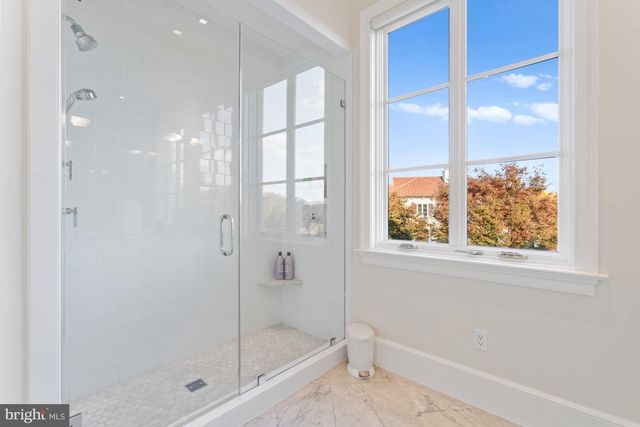 2109 DUNMORE LN NW, Washington, DC 20007