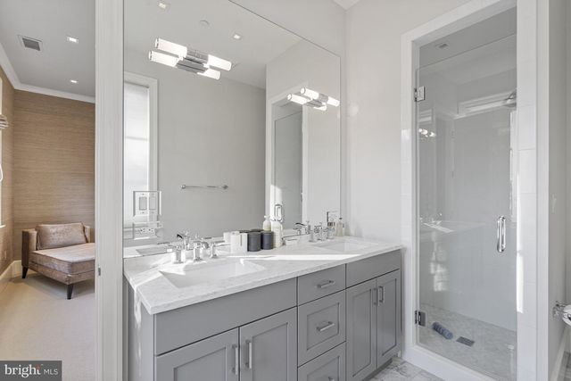 2109 DUNMORE LN NW, Washington, DC 20007