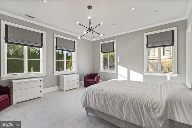 2109 DUNMORE LN NW, Washington, DC 20007