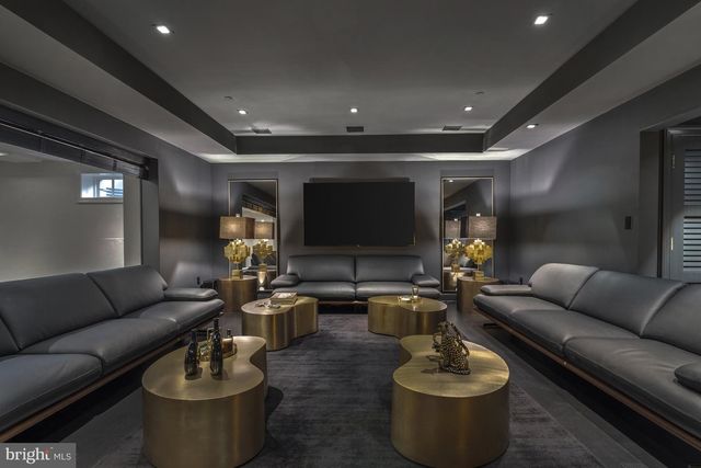 2109 DUNMORE LN NW, Washington, DC 20007