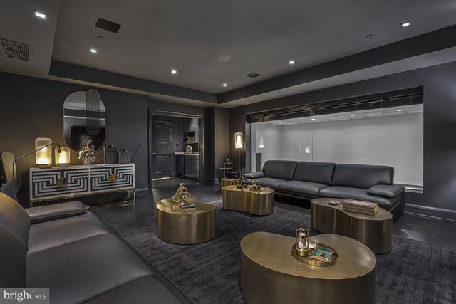 2109 DUNMORE LN NW, Washington, DC 20007