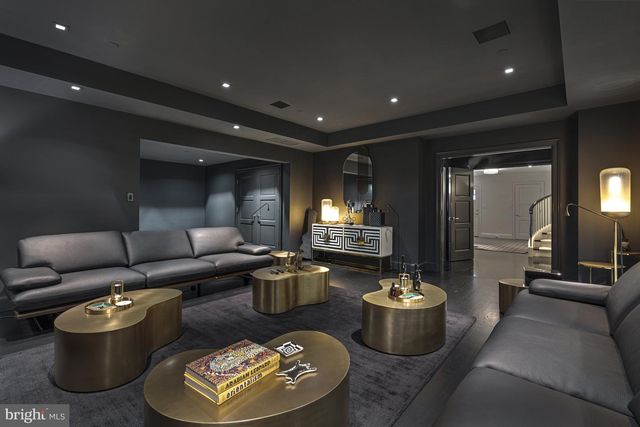 2109 DUNMORE LN NW, Washington, DC 20007