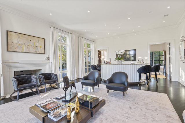 2109 DUNMORE LN NW, Washington, DC 20007