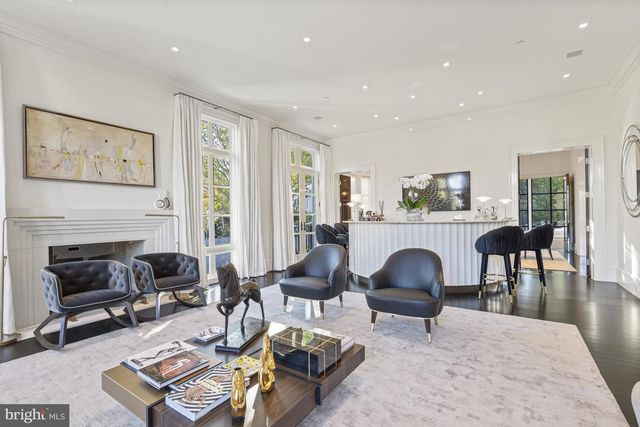 2109 DUNMORE LN NW, Washington, DC 20007