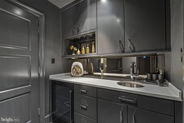 2109 DUNMORE LN NW, Washington, DC 20007