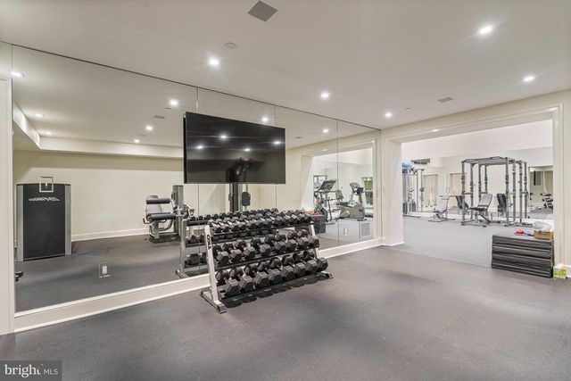 2109 DUNMORE LN NW, Washington, DC 20007