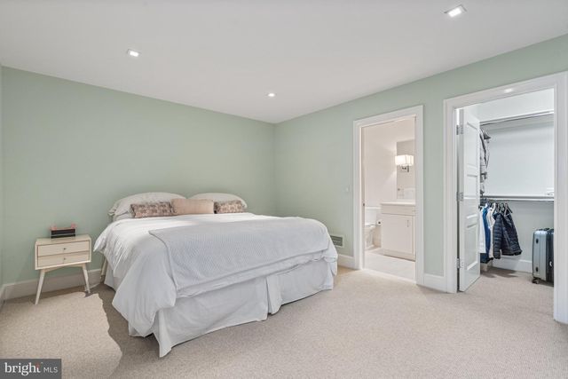 2109 DUNMORE LN NW, Washington, DC 20007
