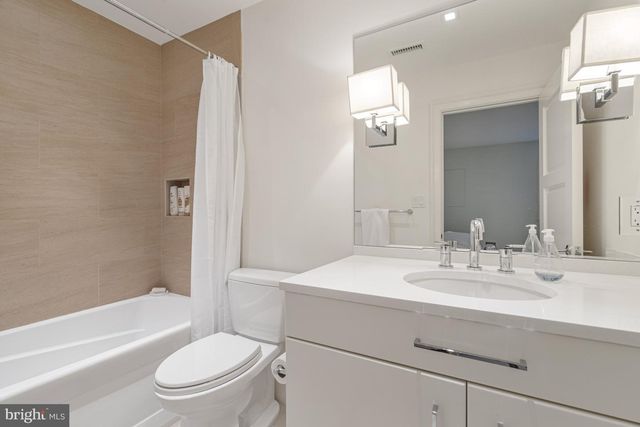 2109 DUNMORE LN NW, Washington, DC 20007