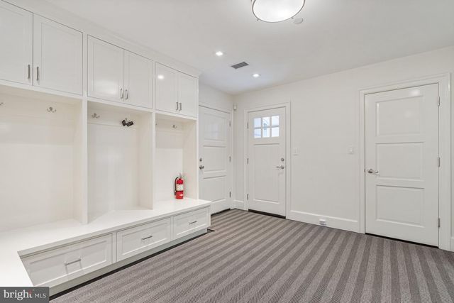 2109 DUNMORE LN NW, Washington, DC 20007