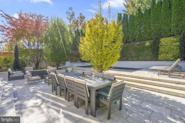 2109 DUNMORE LN NW, Washington, DC 20007