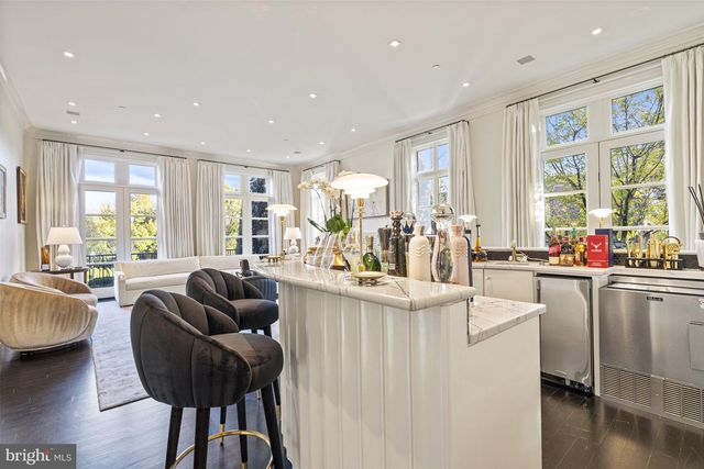 2109 DUNMORE LN NW, Washington, DC 20007