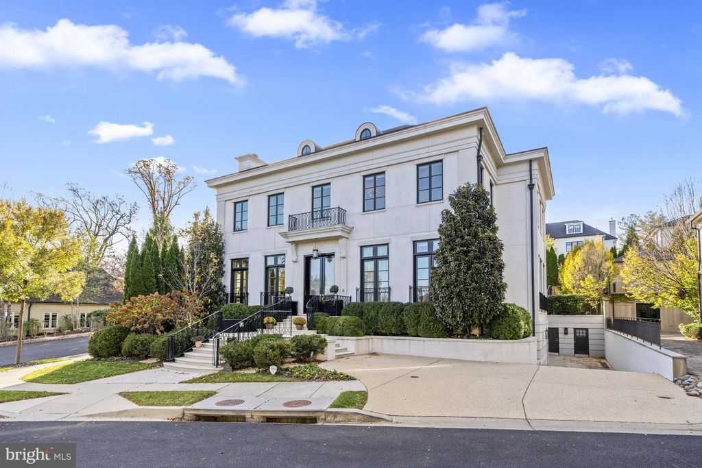 2109 DUNMORE LN NW, Washington, DC 20007