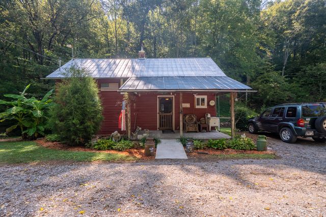 1491 Cates Rd, Lawrenceburg, TN 38464