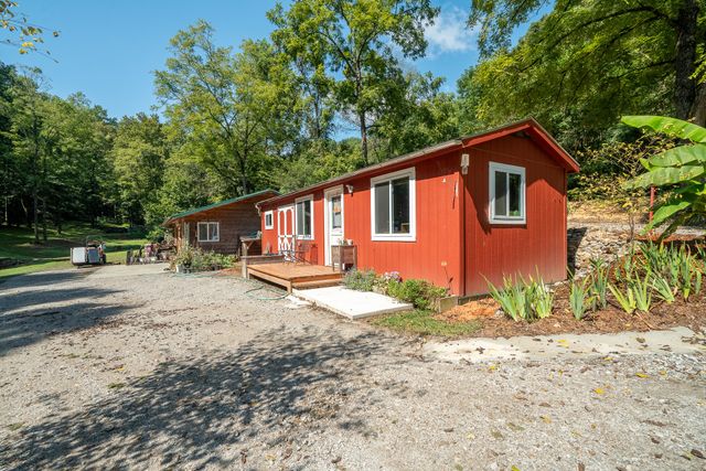 1491 Cates Rd, Lawrenceburg, TN 38464