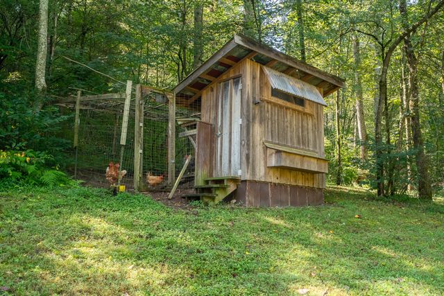 1491 Cates Rd, Lawrenceburg, TN 38464