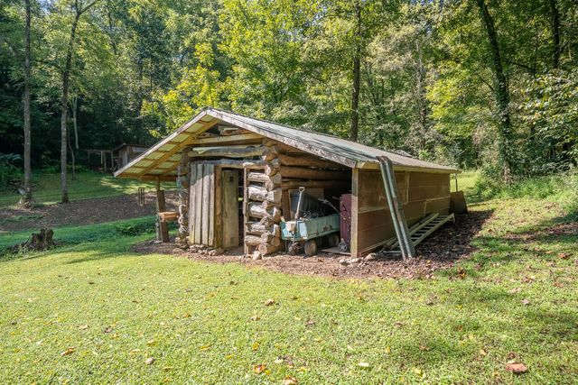 1491 Cates Rd, Lawrenceburg, TN 38464