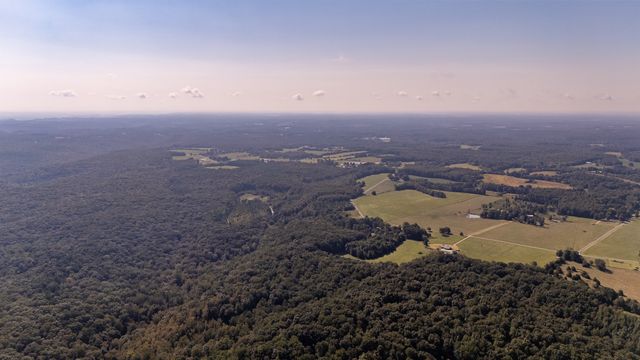 1491 Cates Rd, Lawrenceburg, TN 38464