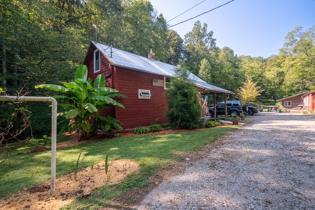 1491 Cates Rd, Lawrenceburg, TN 38464