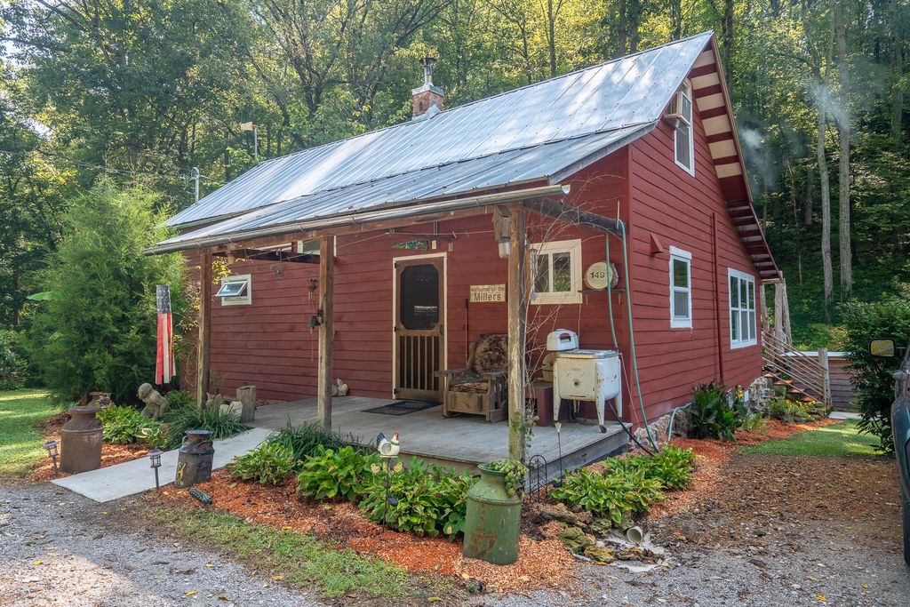 1491 Cates Rd, Lawrenceburg, TN 38464