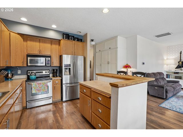 38619 MILLER St, Sandy, OR 97055