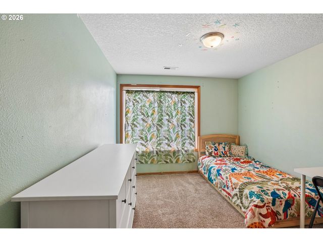 38619 MILLER St, Sandy, OR 97055