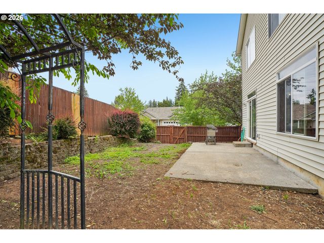 38619 MILLER St, Sandy, OR 97055