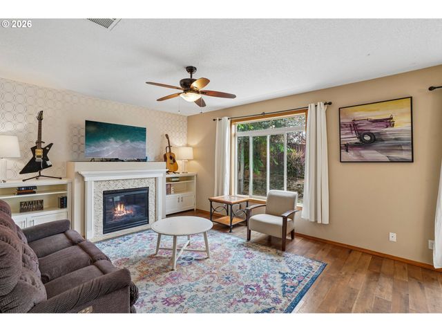 38619 MILLER St, Sandy, OR 97055