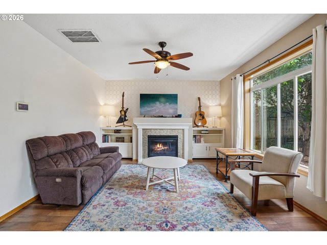 38619 MILLER St, Sandy, OR 97055